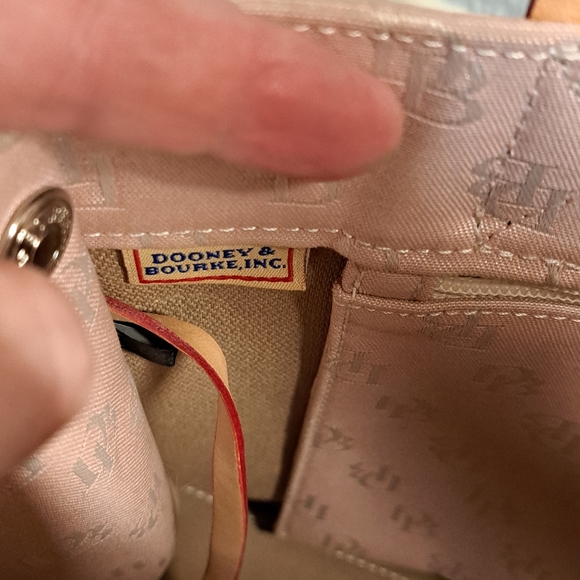 Dooney & Bourke Vintage Pink Signature Logo Small Tote Bag with Leather Handles - Picture 7 of 12